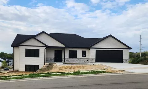 495 Foxfield Ct, Oregon, WI 53575