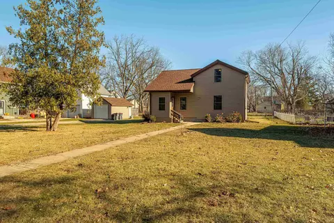 322 S Madison St, Evansville, WI 53536