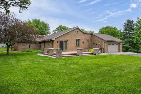 8131 E Creek Rd, Janesville, WI 53546