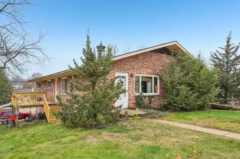 101-103 W Garfield St, Mount Horeb, WI 53572