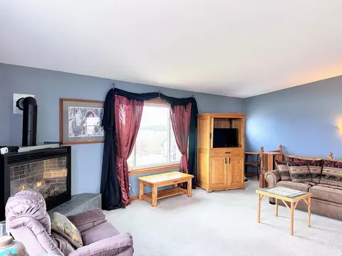 Living - 368 Highpointe Loop, Mcgregor, IA 52157 photo 4 of 7