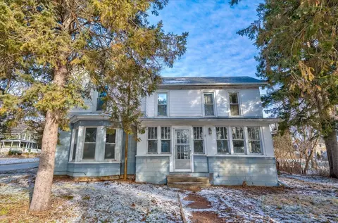 7 Head St, Edgerton, WI 53534
