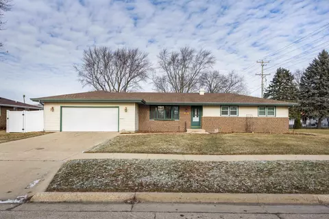 1913 Black Bridge Rd, Janesville, WI 53545