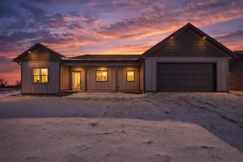 428 Chad Trl, Arlington, WI 53911