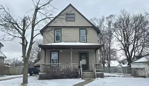 110 S 8th St, South Beloit, IL 61080