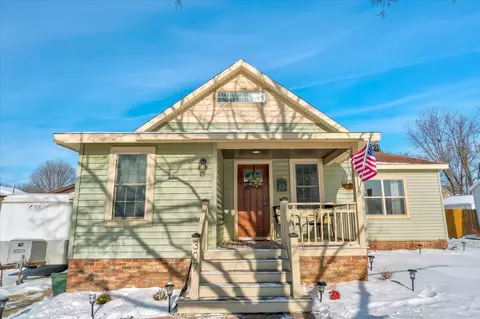 307 W 3rd St, Waunakee, WI 53597