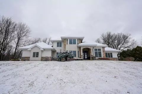 7484 Summit Ridge Rd, Middleton, WI 53562