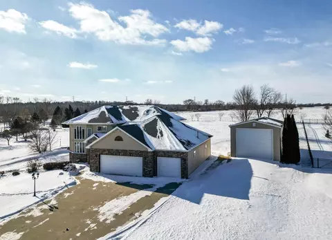 3705 N Harvest View Dr, Janesville, WI 53548