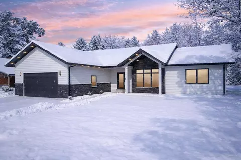 362 Meadowbrook Ln, Wisconsin Dells, WI 53965