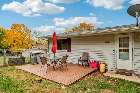 1526 Manor Dr, Janesville, WI 53548