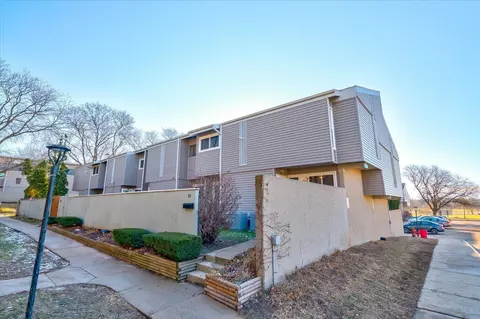 521 East Blf, Madison, WI 53704