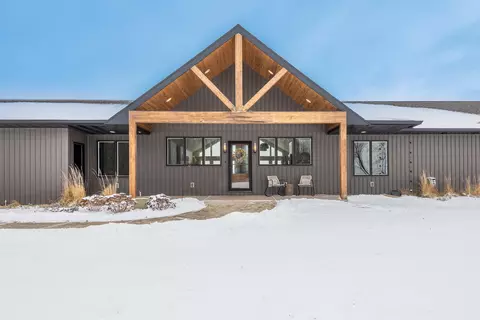 5280 Oreilly Rd, Omro, WI 54963