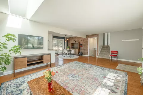 1610 Randy Ln, Madison, WI 53704