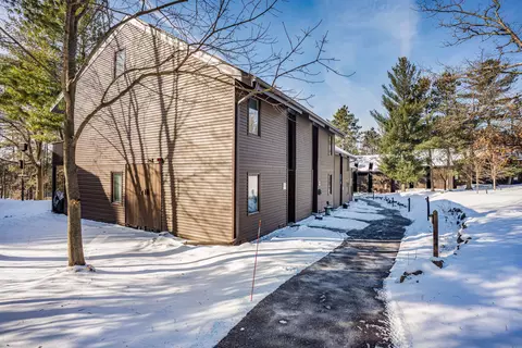 2 Cedar Trl #2, Wisconsin Dells, WI 53965