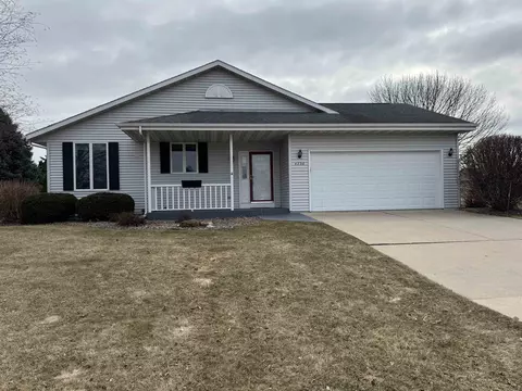 4230 Greenbriar Dr #5, Janesville, WI 53546