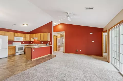 1608 Commonwealth Dr, Fort Atkinson, WI 53538