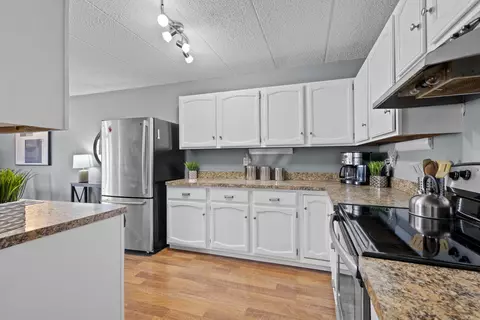 10 Maple Wood Ln #3, Madison, WI 53704
