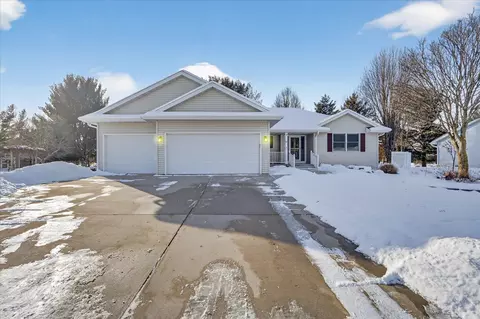 60 Spruce St, Edgerton, WI 53534