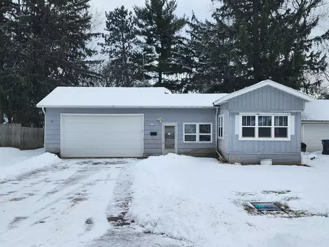 127 E High St, Wautoma, WI 54982