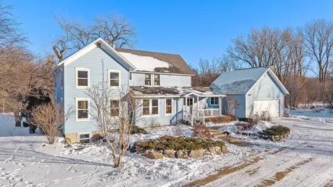 1079 Koshkonong Rd, Cambridge, WI 53523