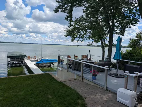 2060 Barber Dr, Stoughton, WI 53589