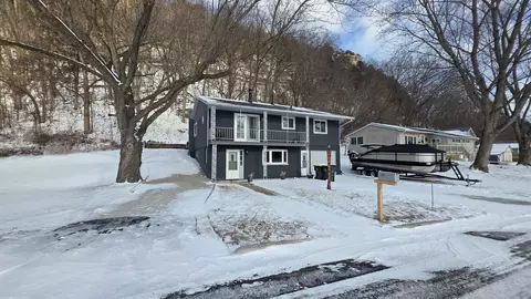 641 Bluff St, Cassville, WI 53806