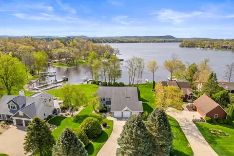 e12805 West Point Drive, Merrimac, WI 53561