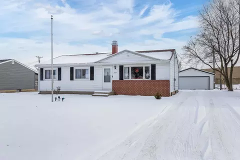 2327 Butlin Dr, Beloit, WI 53511