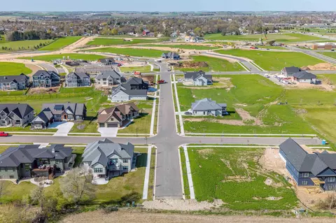 1624 Schreiner Ln, Waunakee, WI 53597