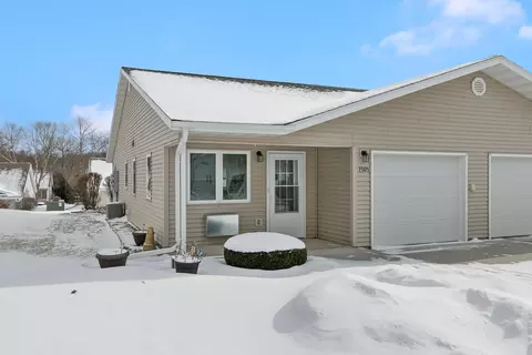 1505 Manassas Dr #50, Baraboo, WI 53913