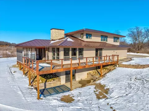 w2140 Behnke Road, Brooklyn, WI 53521
