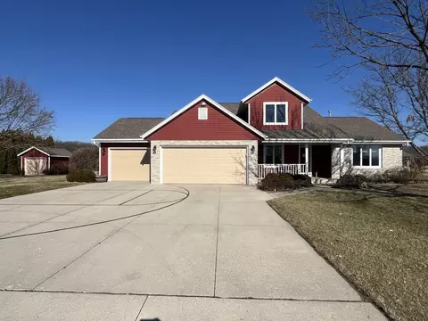 6692 W Thornapple Dr, Janesville, WI 53548