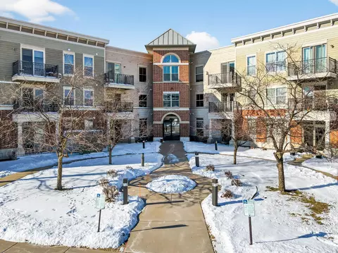 2581 Smiths Xing #312, Sun Prairie, WI 53590
