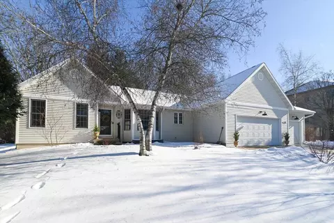 1275 Mcmahon Dr, Sun Prairie, WI 53590