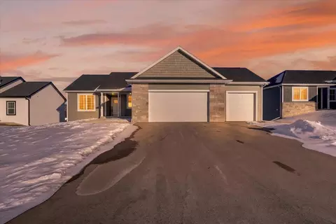 407 Luann Kay Ln, Orfordville, WI 53576