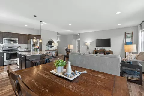 5371 Little Bluestem Dr, Mcfarland, WI 53558