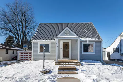 265 N Center St, Dickeyville, WI 53808