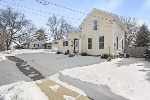 366 W Prospect St, Lake Mills, WI 53551