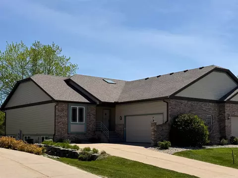 9106 Waterside St, Middleton, WI 53562