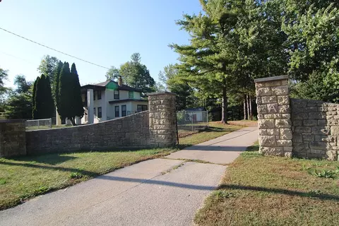 8119 S Main St, Rockford, IL 61102