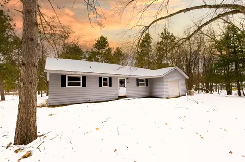 960 East Ct, Nekoosa, WI 54457