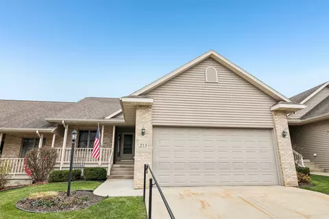 213 Fairview Cir #50, Waunakee, WI 53597