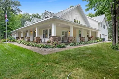 8916 N Shore Dr, Amherst Junction, WI 54407