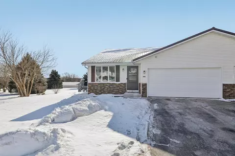 839 Kimseth Cir, Deerfield, WI 53531
