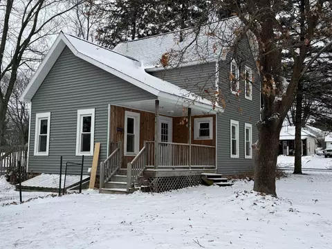 647 Laurel St, Reedsburg, WI 53959