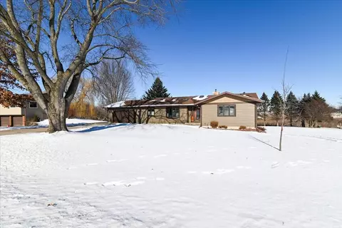 5498 Windridge Rd, Oregon, WI 53575