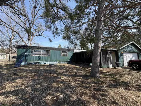 122 Falling Creek Cir, Janesville, WI 53548