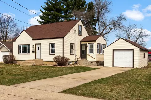 7234 Maywood Ave, Middleton, WI 53562