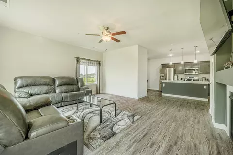 5501 Prairie Place Dr, Mcfarland, WI 53558