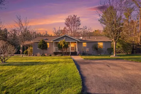 399 Oakbrook Dr, Wisconsin Dells, WI 53965